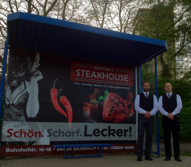Die Kettner-Brüder: Sebastian (l.) und Michael (r.)... Seit 01.01.2012 die Inhaber des Bexbacher Steakhouses!