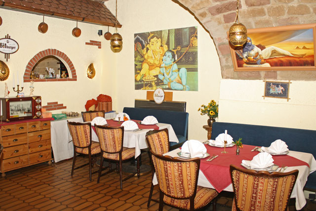 Besuchen Sie unser schönes indisches Restaurant in dem Kasemattenhof in Saarlouis. 

Wir freuen uns auf Ihren Besuch.