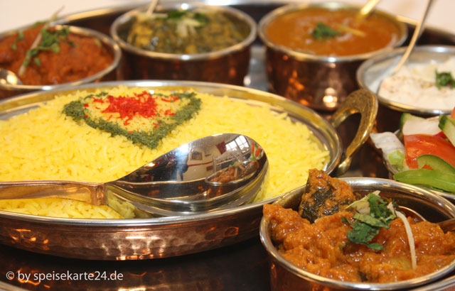 Verschiedene Spezialitäten der indischen Küche.